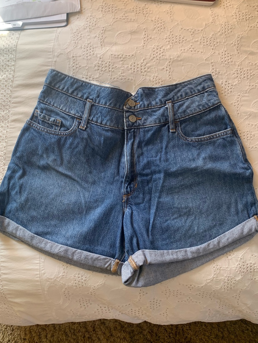 •Banana Republic Classic Blue Wash High-Rise Rolled Hem Denim Shorts•